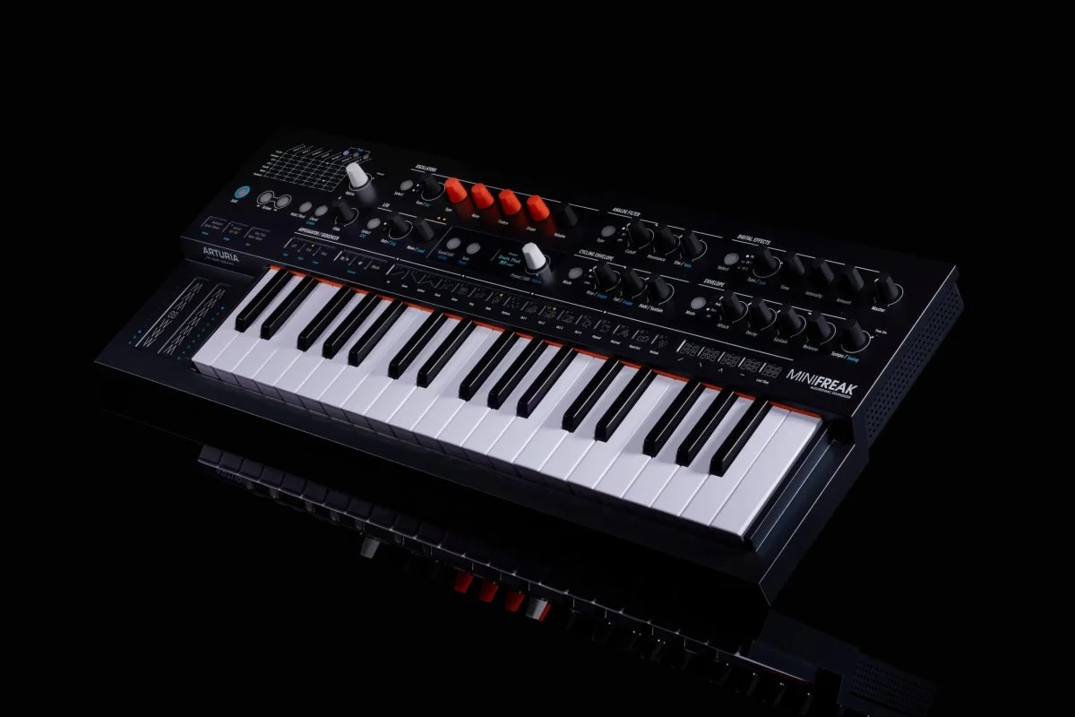 Arturia MiniFreak 37-key Hybrid Synthesizer Arturia MiniFreak 37-key Hybrid Synthesizer