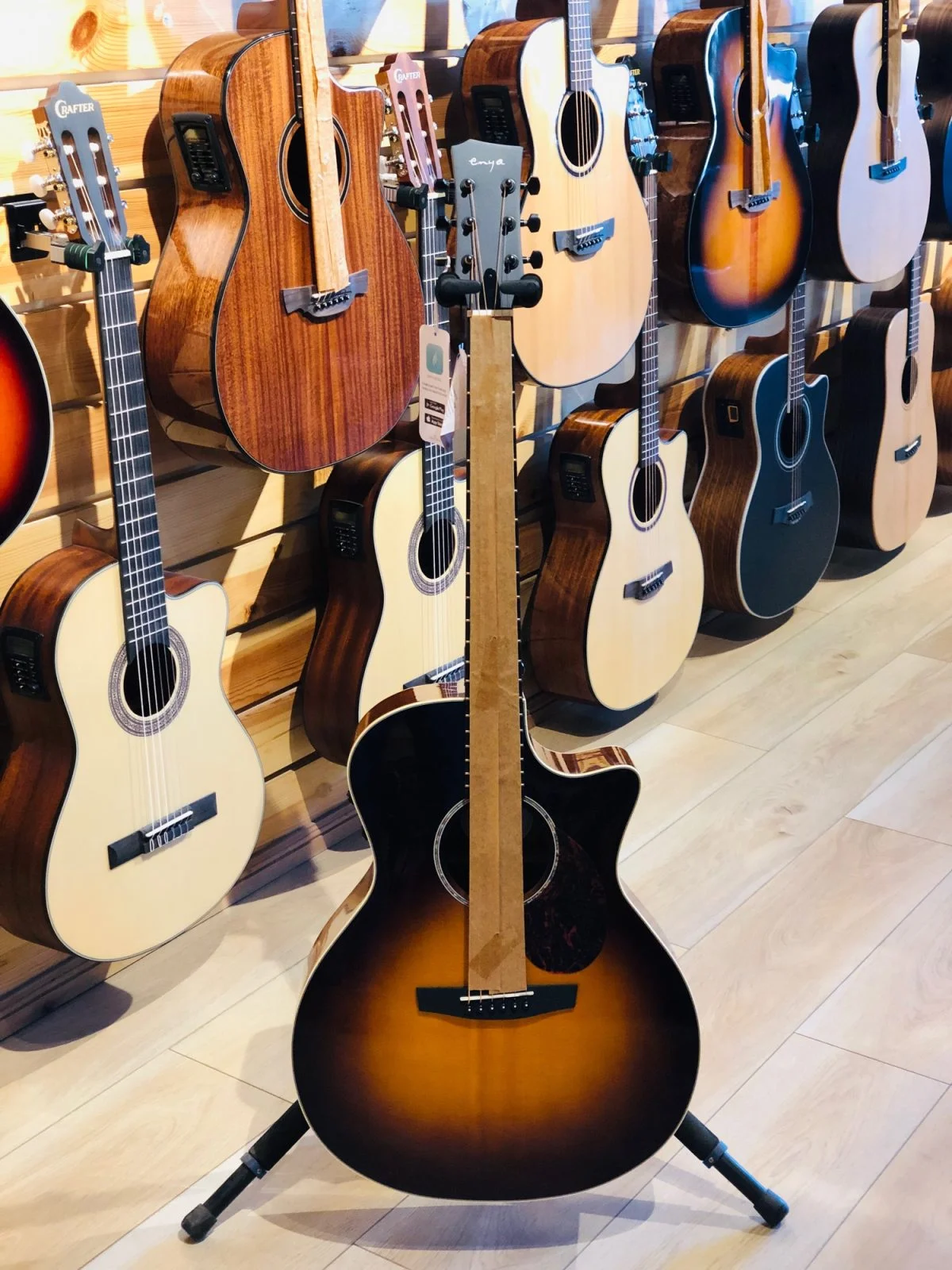 Enya Q1M Solid Sitka Spruce (A) 41 inch GA Transacoustic guitar with 25 mm Gig Bag (Vintage Sunburst) Enya Q1M Solid Sitka Spruce (A) 41 inch GA Transacoustic guitar with 25 mm Gig Bag (Vintage Sunburst)